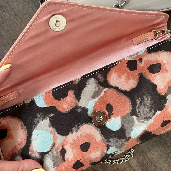 BUNDLE - 2 Aldo clutches - Picture 9 of 9